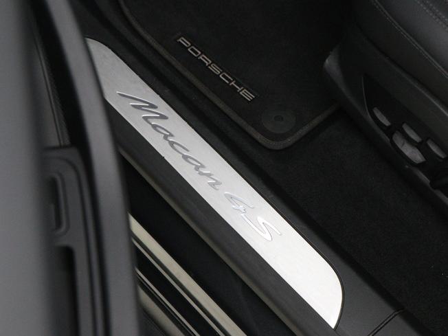 PORSCHE Macan Photo 30