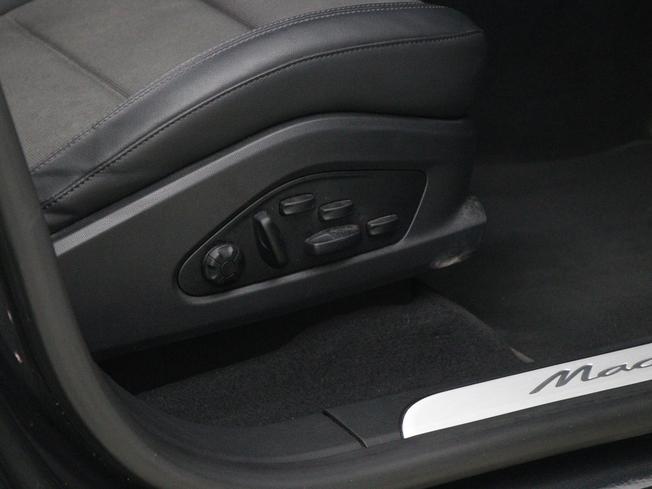 PORSCHE Macan Photo 33