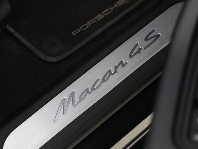 PORSCHE Macan Photo 35
