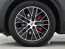 PORSCHE Macan Photo 4