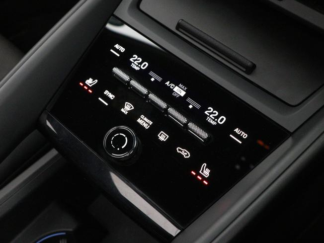 PORSCHE Macan Photo 43