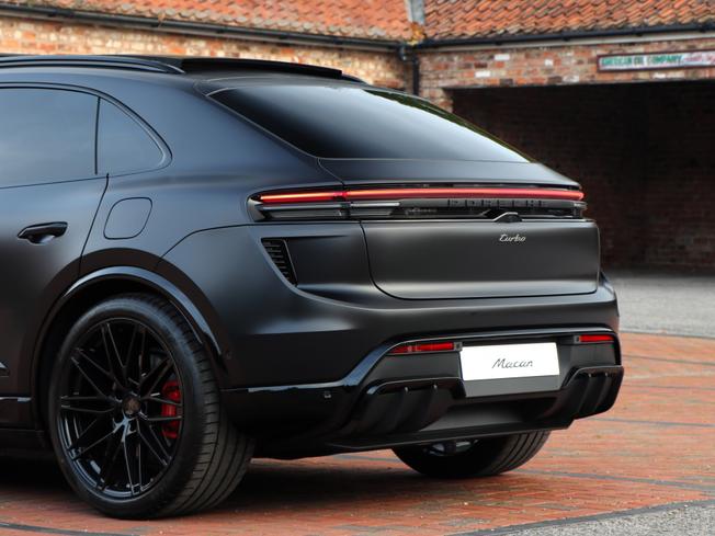 PORSCHE Macan Photo 21