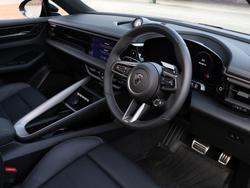 PORSCHE Macan Photo 3