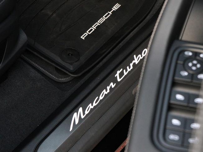 PORSCHE Macan Photo 32