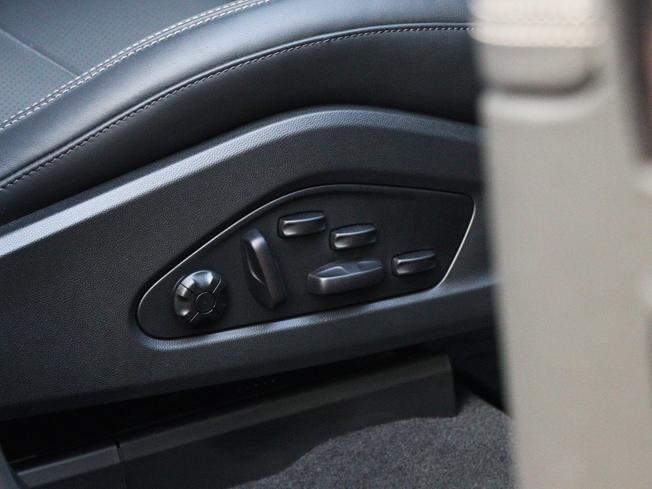 PORSCHE Macan Photo 35