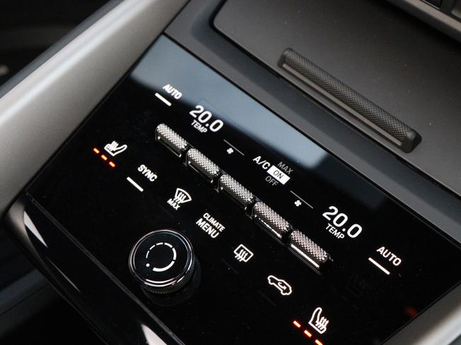 PORSCHE Macan Photo 44