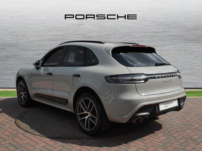 PORSCHE Macan Photo 2