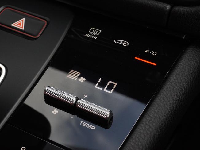 PORSCHE Macan Photo 27