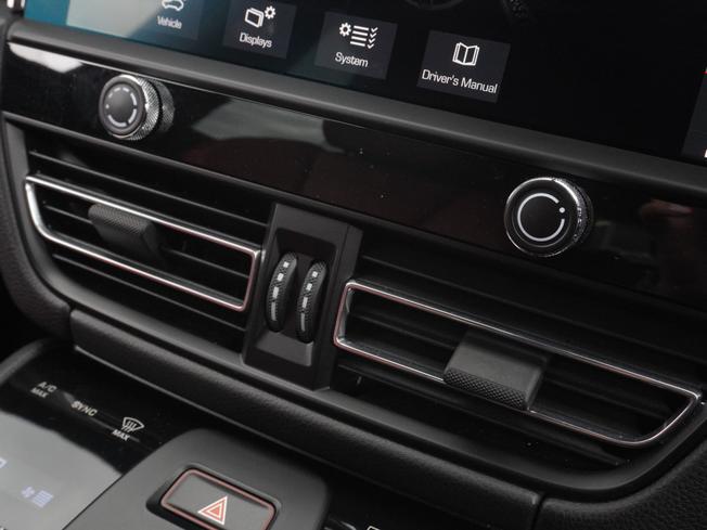 PORSCHE Macan Photo 28