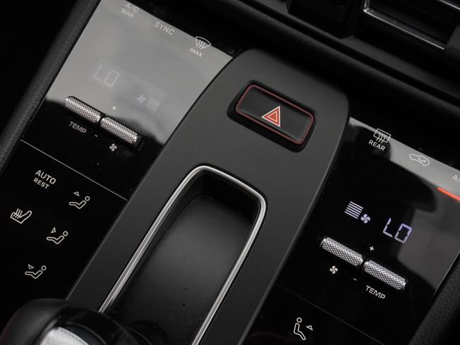 PORSCHE Macan Photo 35