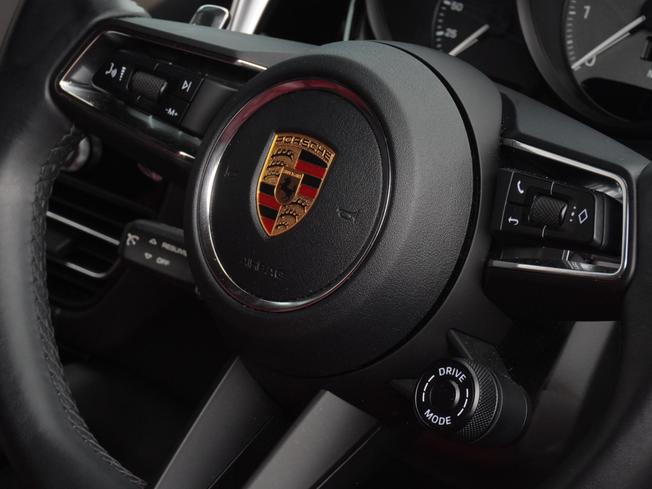 PORSCHE Macan Photo 38