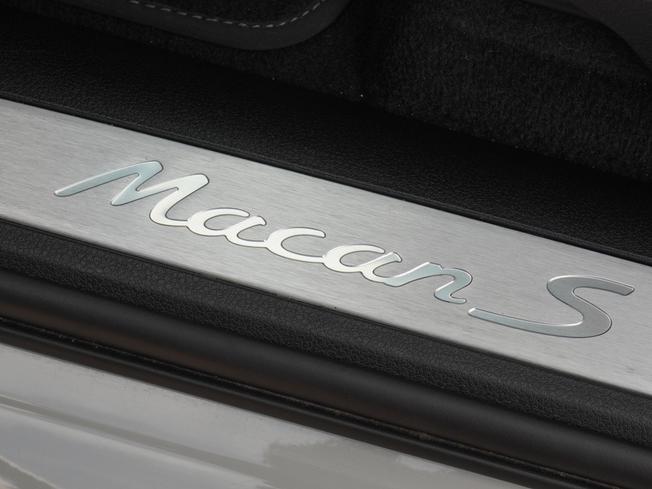 PORSCHE Macan Photo 41