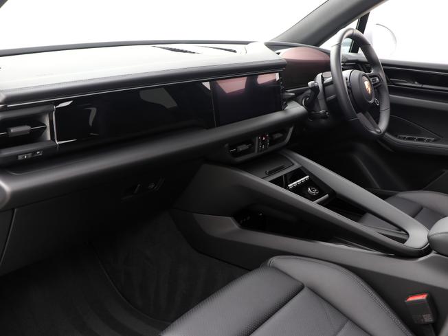 PORSCHE Macan Photo 3