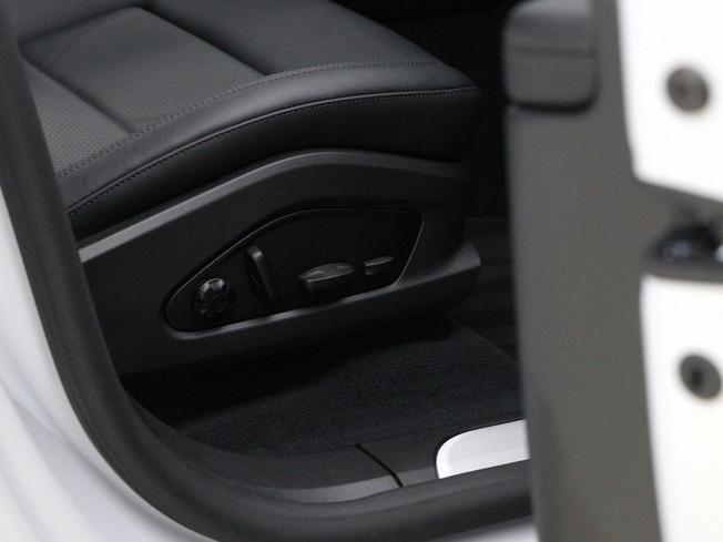 PORSCHE Macan Photo 35