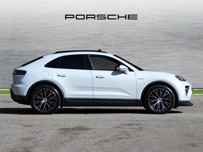 PORSCHE Macan Photo 5