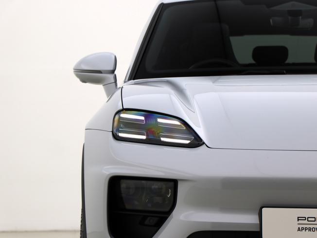 PORSCHE Macan Photo 9