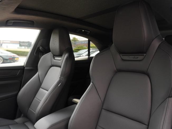 PORSCHE Macan Photo 12