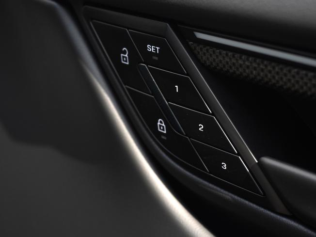 PORSCHE Macan Photo 26