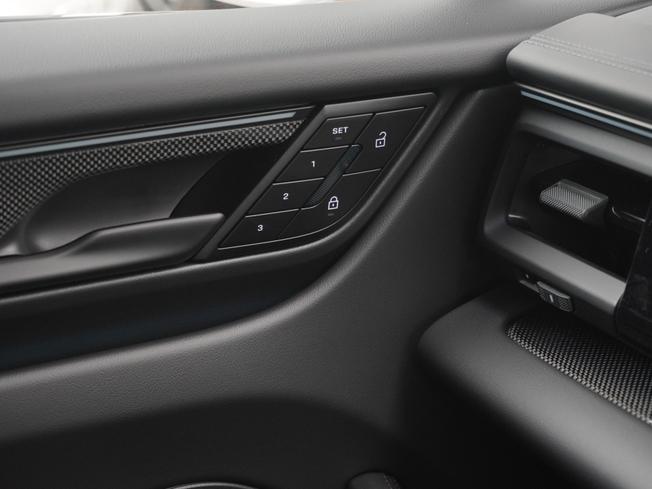 PORSCHE Macan Photo 39