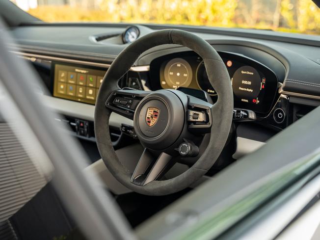 PORSCHE Macan Photo 10