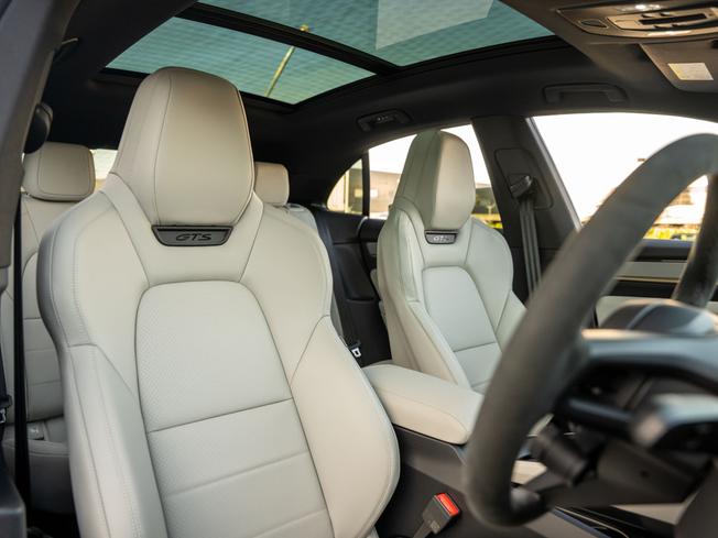 PORSCHE Macan Photo 12