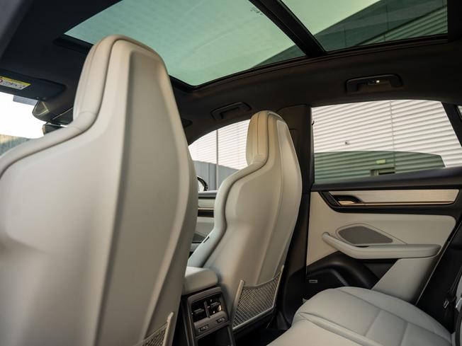 PORSCHE Macan Photo 17