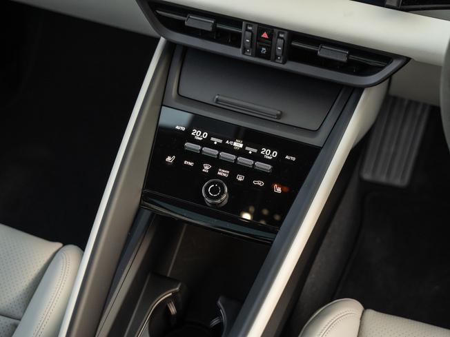 PORSCHE Macan Photo 22