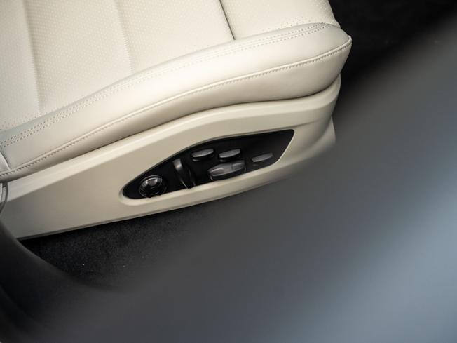 PORSCHE Macan Photo 25