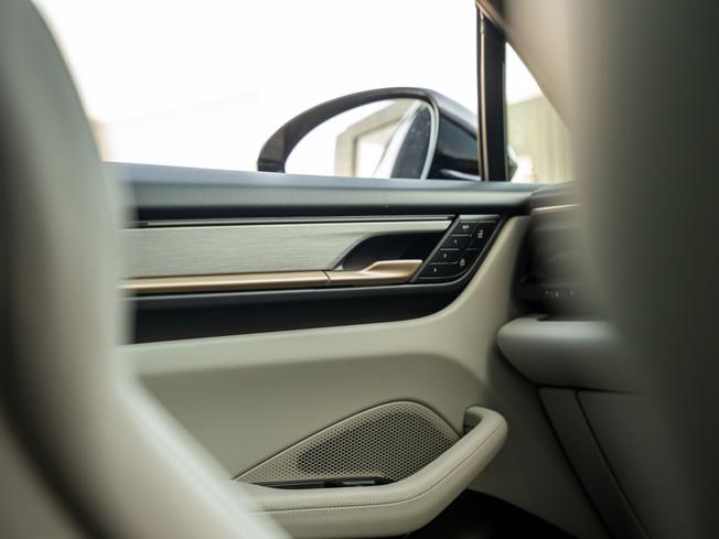 PORSCHE Macan Photo 26