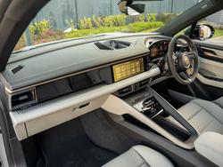 PORSCHE Macan Photo 3
