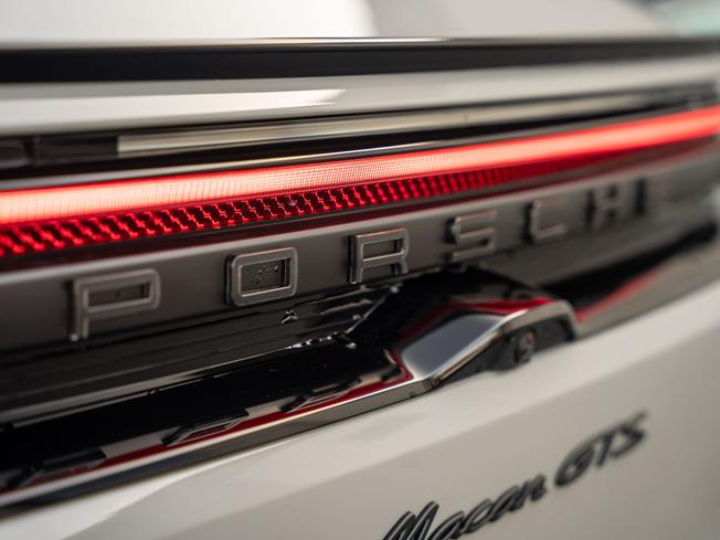 PORSCHE Macan Photo 38