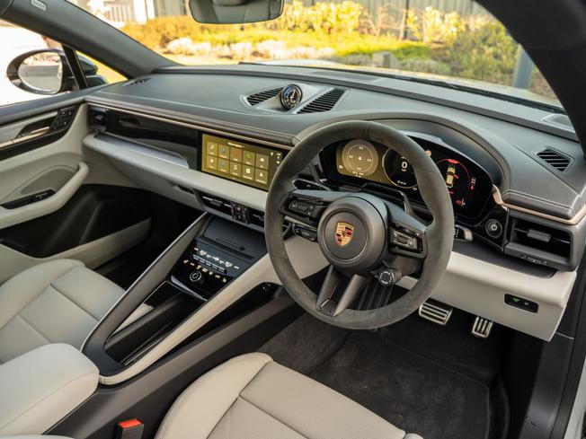 PORSCHE Macan Photo 8