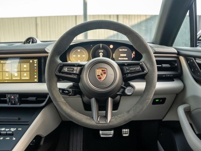 PORSCHE Macan Photo 9