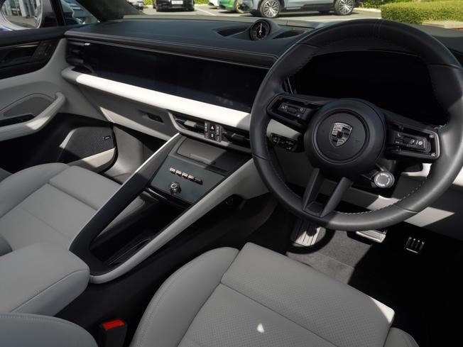 PORSCHE Macan Photo 11