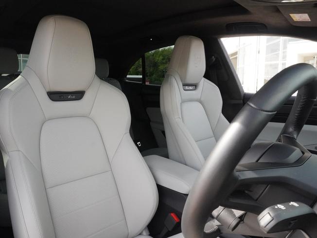 PORSCHE Macan Photo 13