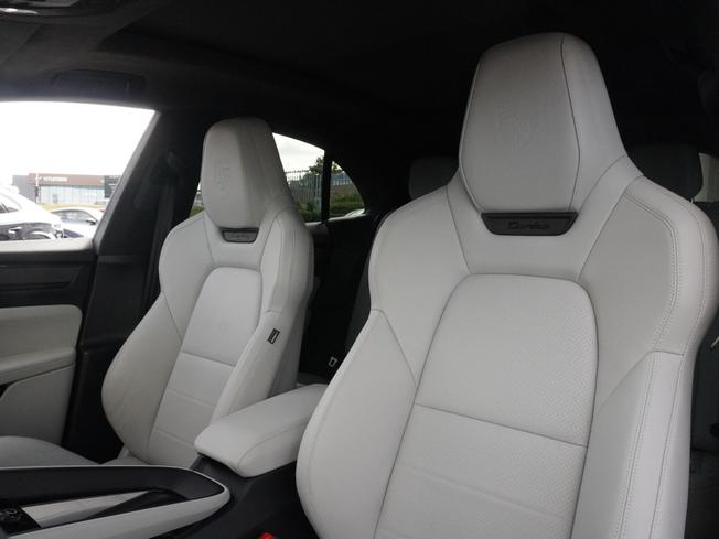 PORSCHE Macan Photo 14