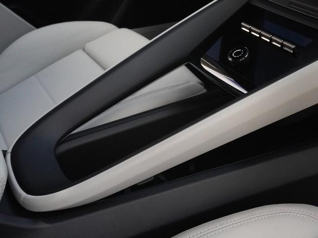 PORSCHE Macan Photo 27