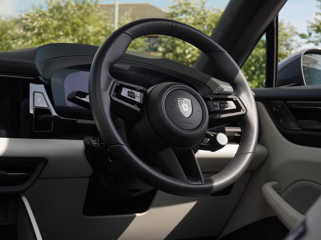 PORSCHE Macan Photo 9