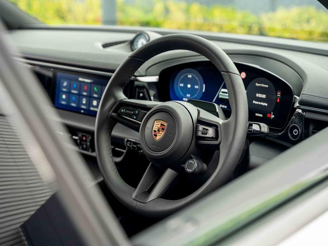 PORSCHE Macan Photo 20