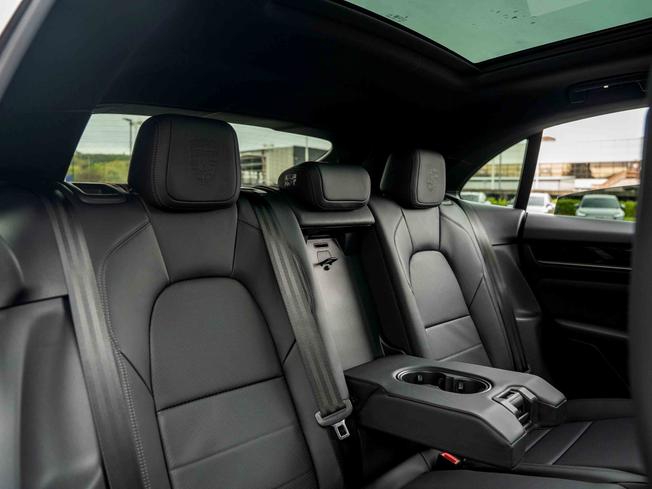 PORSCHE Macan Photo 22