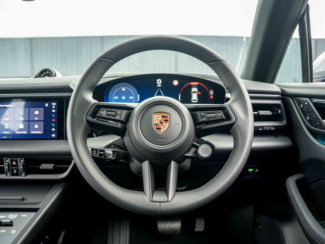PORSCHE Macan Photo 24