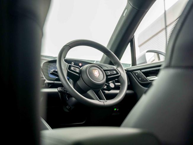 PORSCHE Macan Photo 25