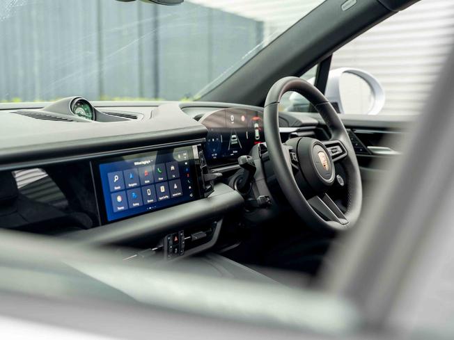 PORSCHE Macan Photo 28