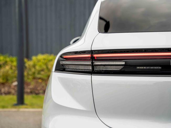 PORSCHE Macan Photo 30