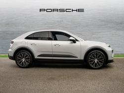 PORSCHE Macan Photo 5