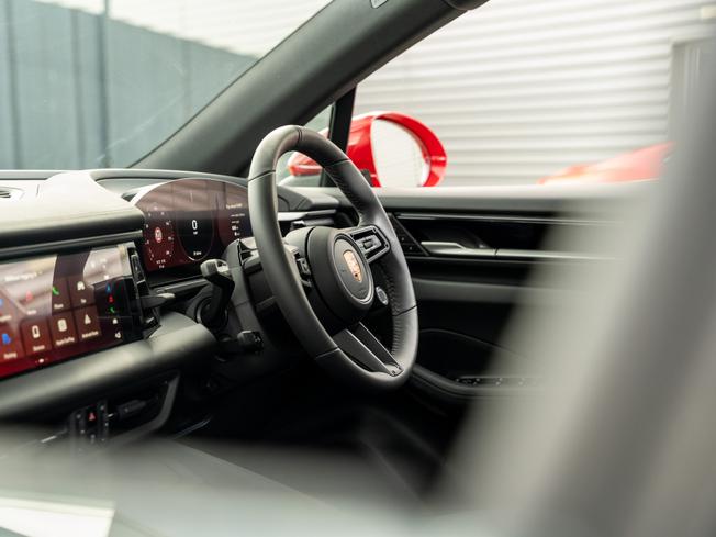 PORSCHE Macan Photo 11