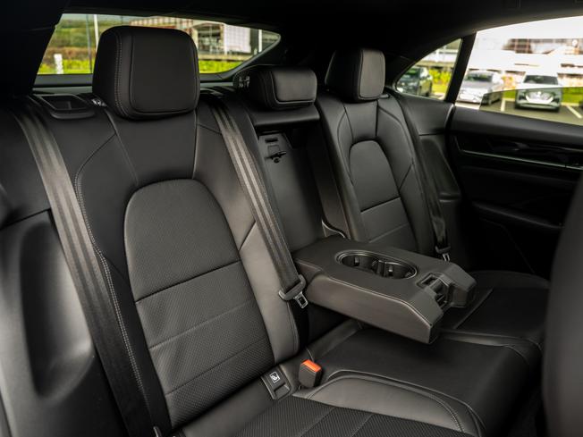 PORSCHE Macan Photo 13