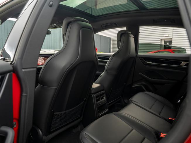 PORSCHE Macan Photo 16