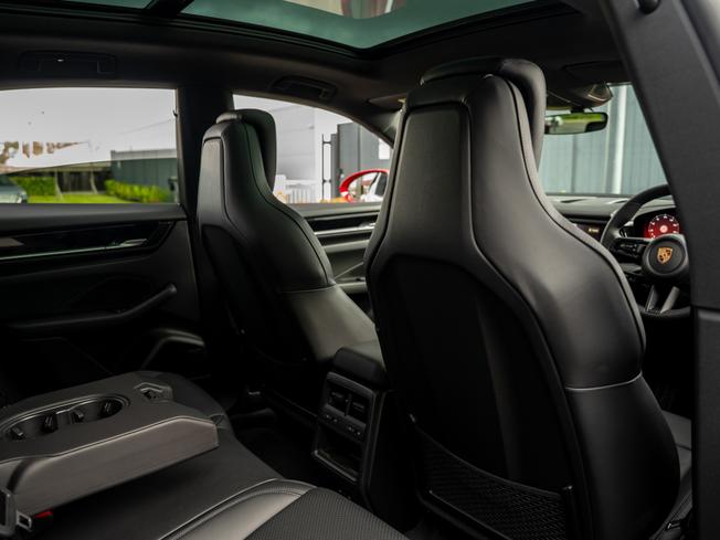 PORSCHE Macan Photo 19