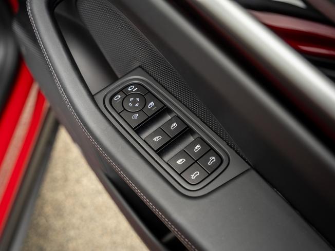 PORSCHE Macan Photo 23